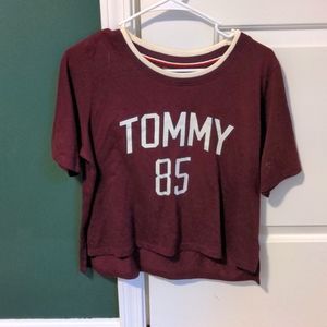 Size Large Tommy Hilfiger Cropped T-shirt